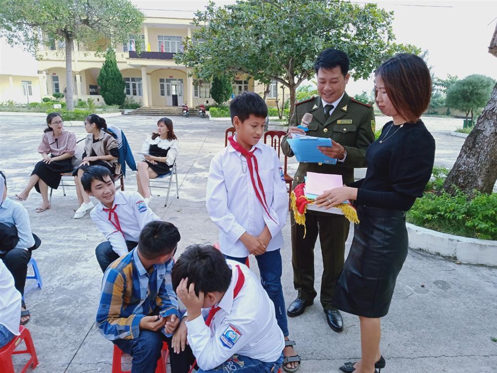 Tổ chức chương trình tuyên truyền, hướng dẫn phân loại rác thải tại nguồn và giảm thiểu sử dụng sản phẩm nhựa dùng một lần tại trường PTCS Minh Châu 13 3 Copy 9