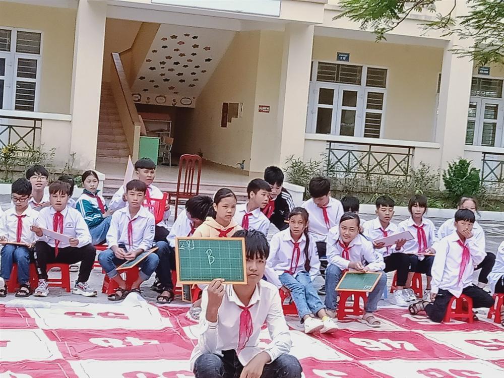 Tổ chức chương trình tuyên truyền, hướng dẫn phân loại rác thải tại nguồn và giảm thiểu sử dụng sản phẩm nhựa dùng một lần tại trường PTCS Minh Châu 14 4 Copy 7