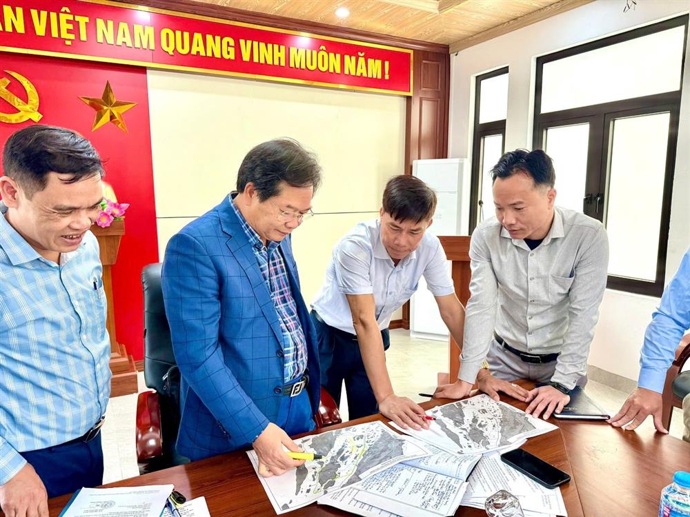 CUỘC HỌP GIAO BAN LÃNH ĐẠO TRIỂN KHAI TUYẾN HÀNH TRÌNH THAM QUAN, DU LỊCH TRÊN VỊNH BÁI TỬ LONG 12 hop5