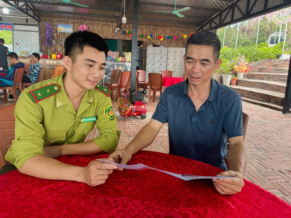 Tuyên truyền giảm thiểu rác thải nhựa, bảo vệ môi trường trên địa bàn xã Minh Châu và cộng đồng dân cư trong ranh giới Vườn quốc gia Bái Tử Long năm 2025 8 tt2