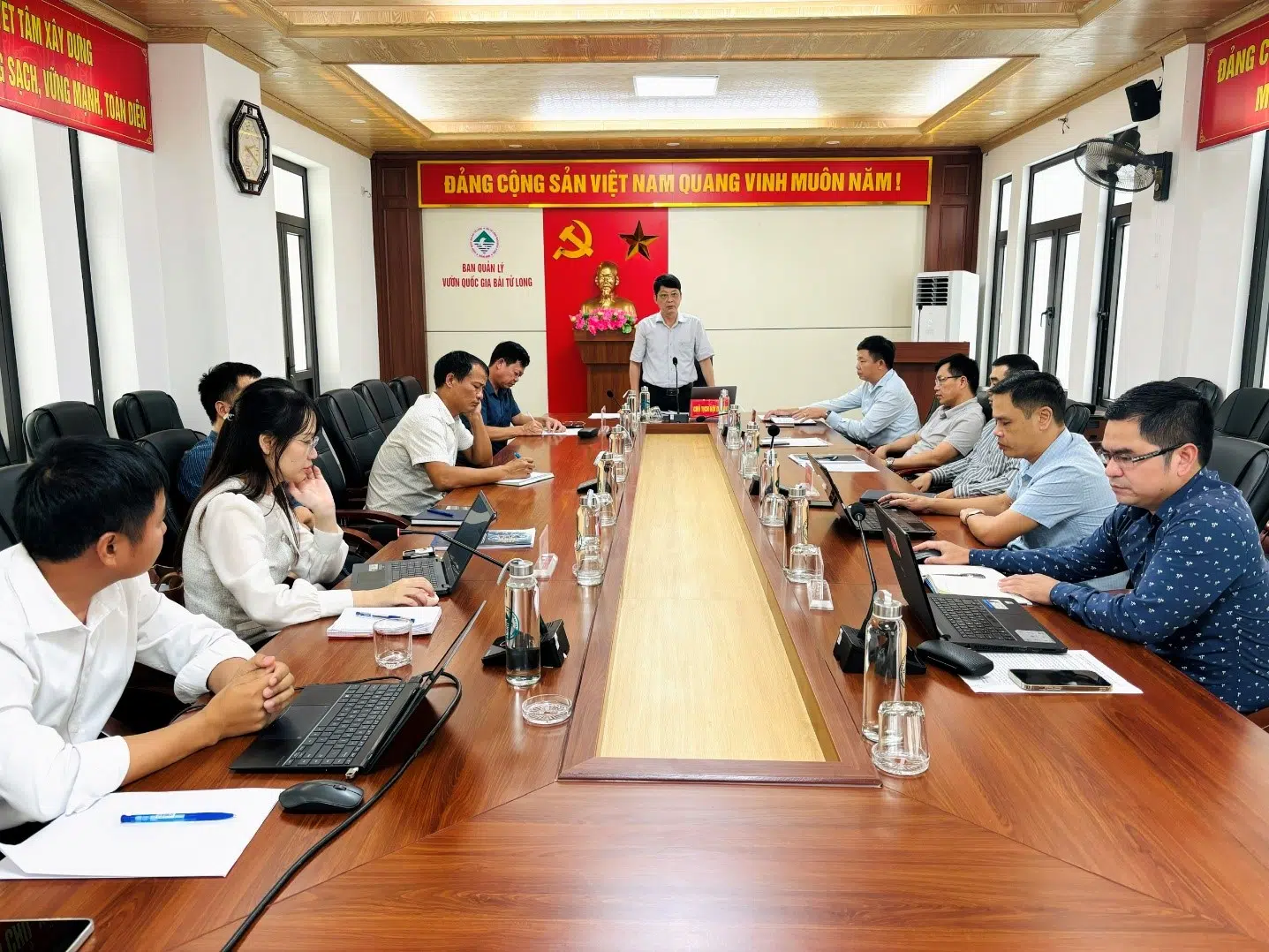 Hội đồng nghiệm thu đánh giá sản phẩm nhiệm vụ “Xây dựng hệ thống thông tin Atlas các loài đặc hữu, quý hiếm, sách đỏ, giá trị kinh tế cao tại Vườn quốc gia Bái Tử Long (giai đoạn 1)” 13 01 1