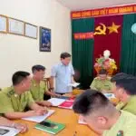 Đồng chí Vũ Văn Hiển – Phó Bí thư Đảng uỷ, Phó Giám đốc Ban Quản lý Vườn quốc gia Bái Tử Long dự và chỉ đạo kỳ sinh hoạt chi bộ thường kỳ tháng 8/2025 tại Chi bộ Hạt Kiểm lâm