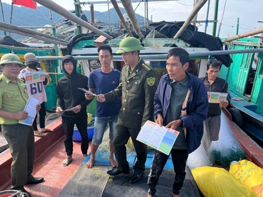 Tuyên truyền, phổ biến Luật Lâm nghiệp và các Văn bản có liên quan tại Vườn quốc gia Bái Tử Long đợt 2 năm 2025 13 003